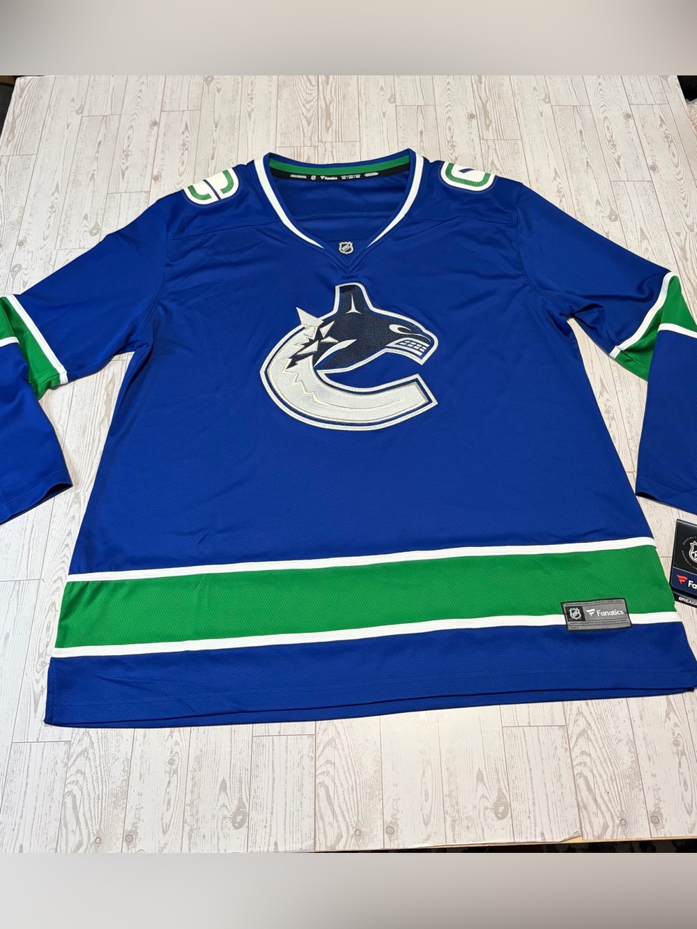 Fanatics 4XL Woman’s Royal Blue & Green Vancouver Canucks Hockey Jersey